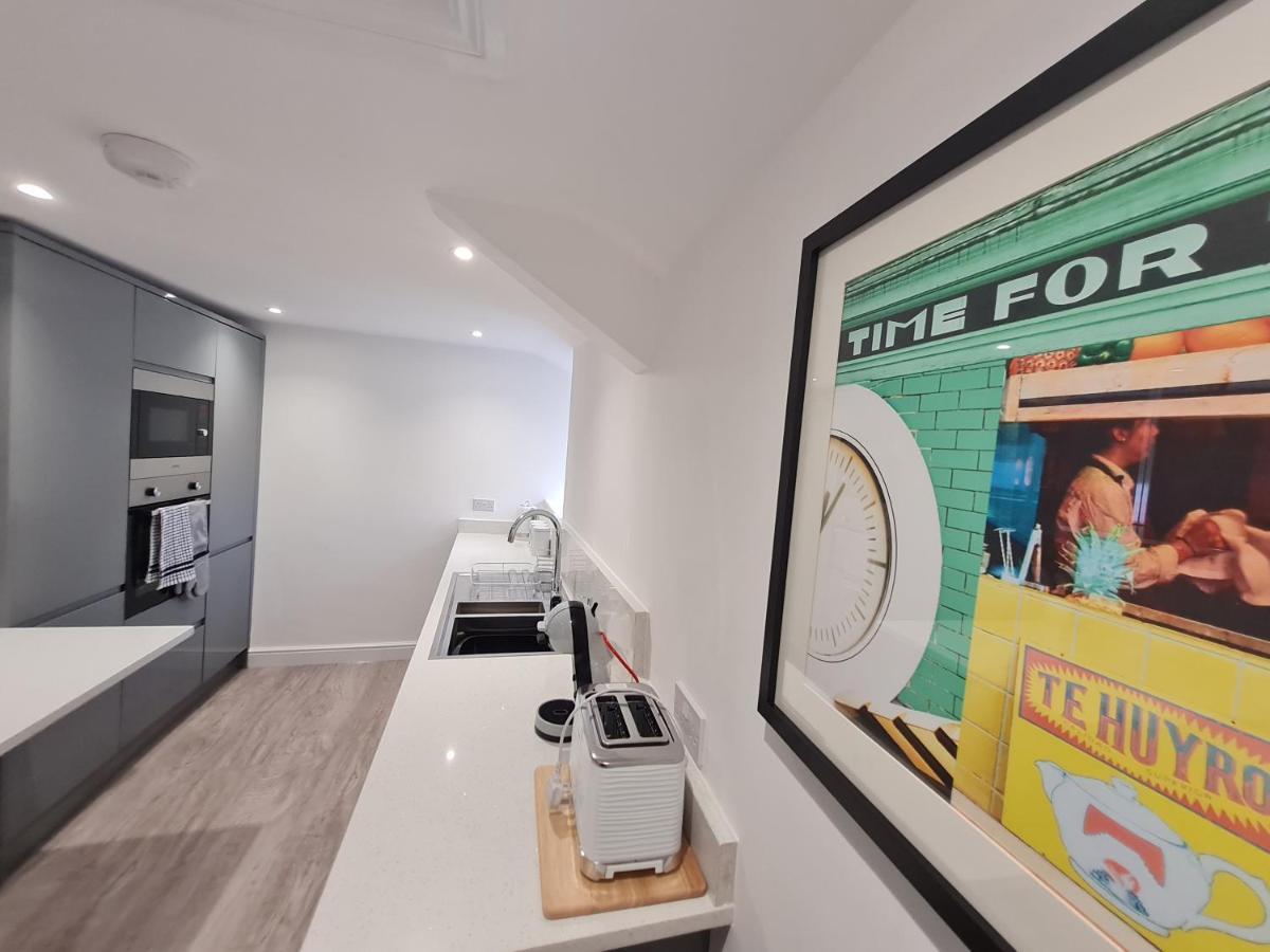 Perfect Location 3 Bed Serviced Apartment With Bike Storage For Bpw. Close To Brecon Beacons Мертир-Тидвилл Экстерьер фото