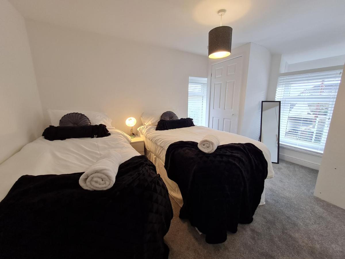 Perfect Location 3 Bed Serviced Apartment With Bike Storage For Bpw. Close To Brecon Beacons Мертир-Тидвилл Экстерьер фото