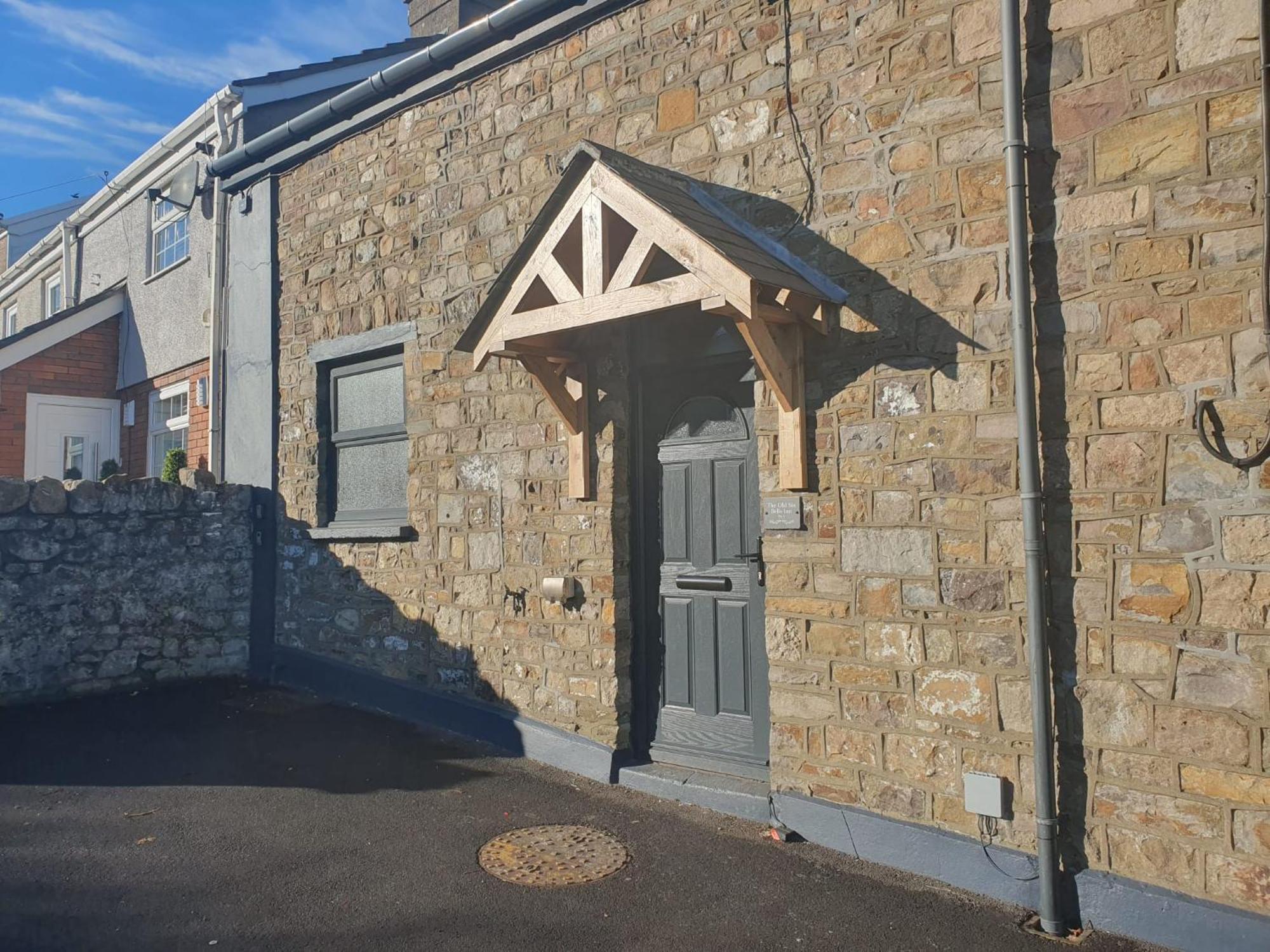 Perfect Location 3 Bed Serviced Apartment With Bike Storage For Bpw. Close To Brecon Beacons Мертир-Тидвилл Экстерьер фото